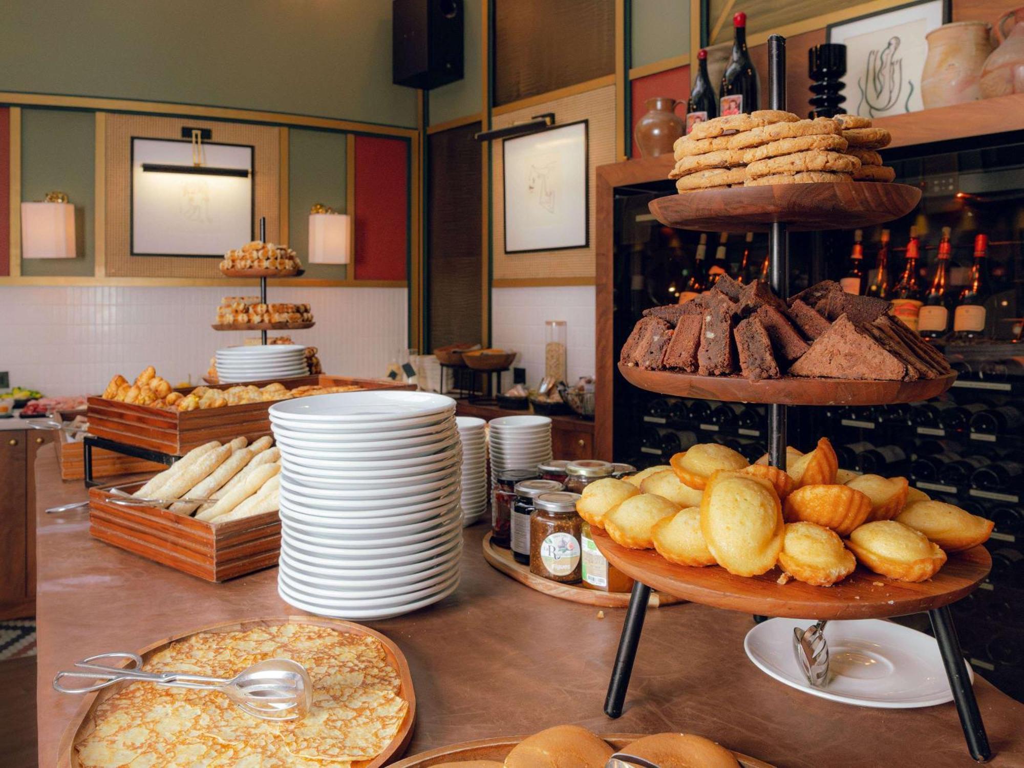 Nest Paris La Defense - Mgallery Puteaux Ngoại thất bức ảnh A typical buffet
