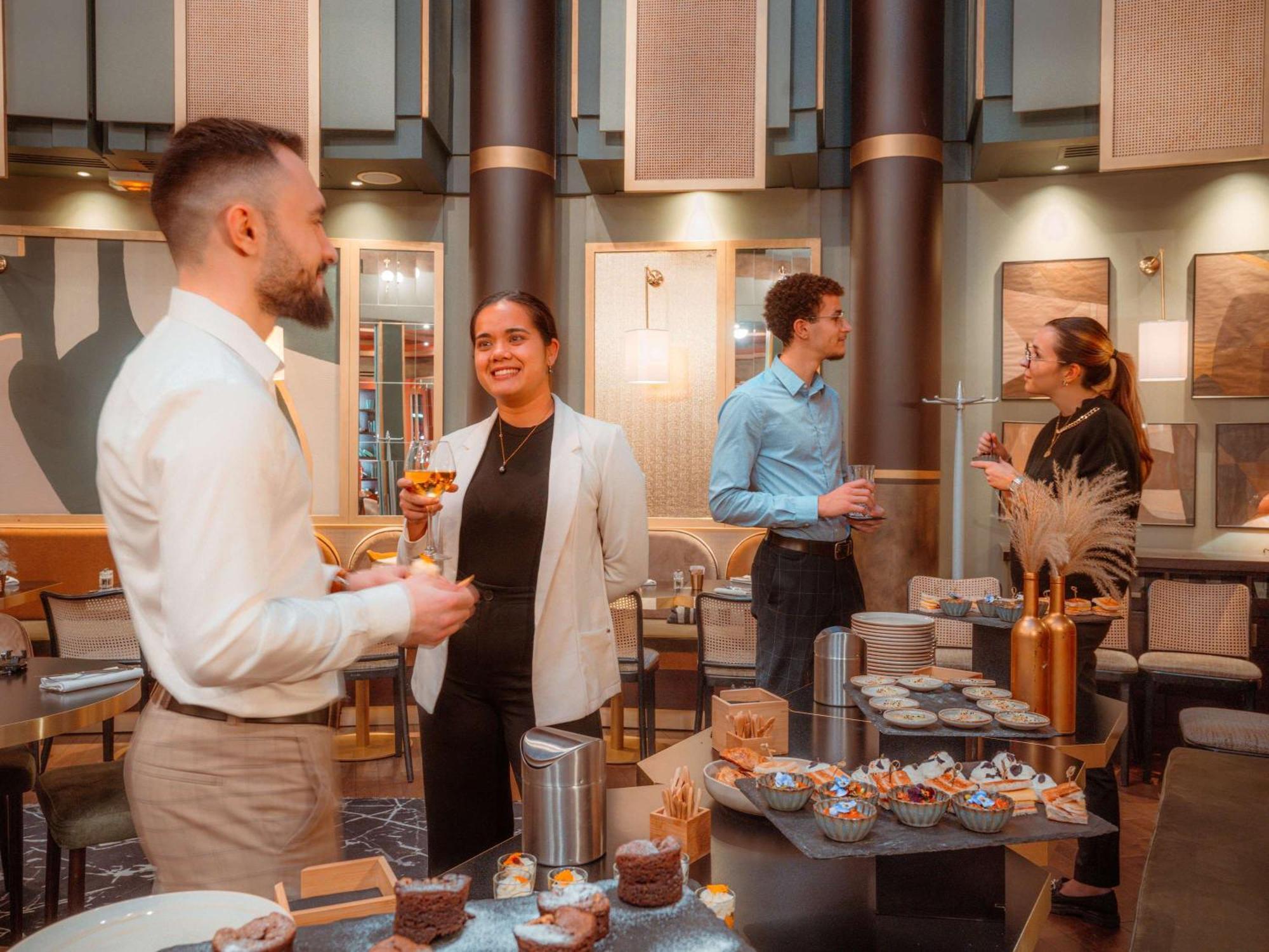 Nest Paris La Defense - Mgallery Puteaux Ngoại thất bức ảnh The lounge at the airport