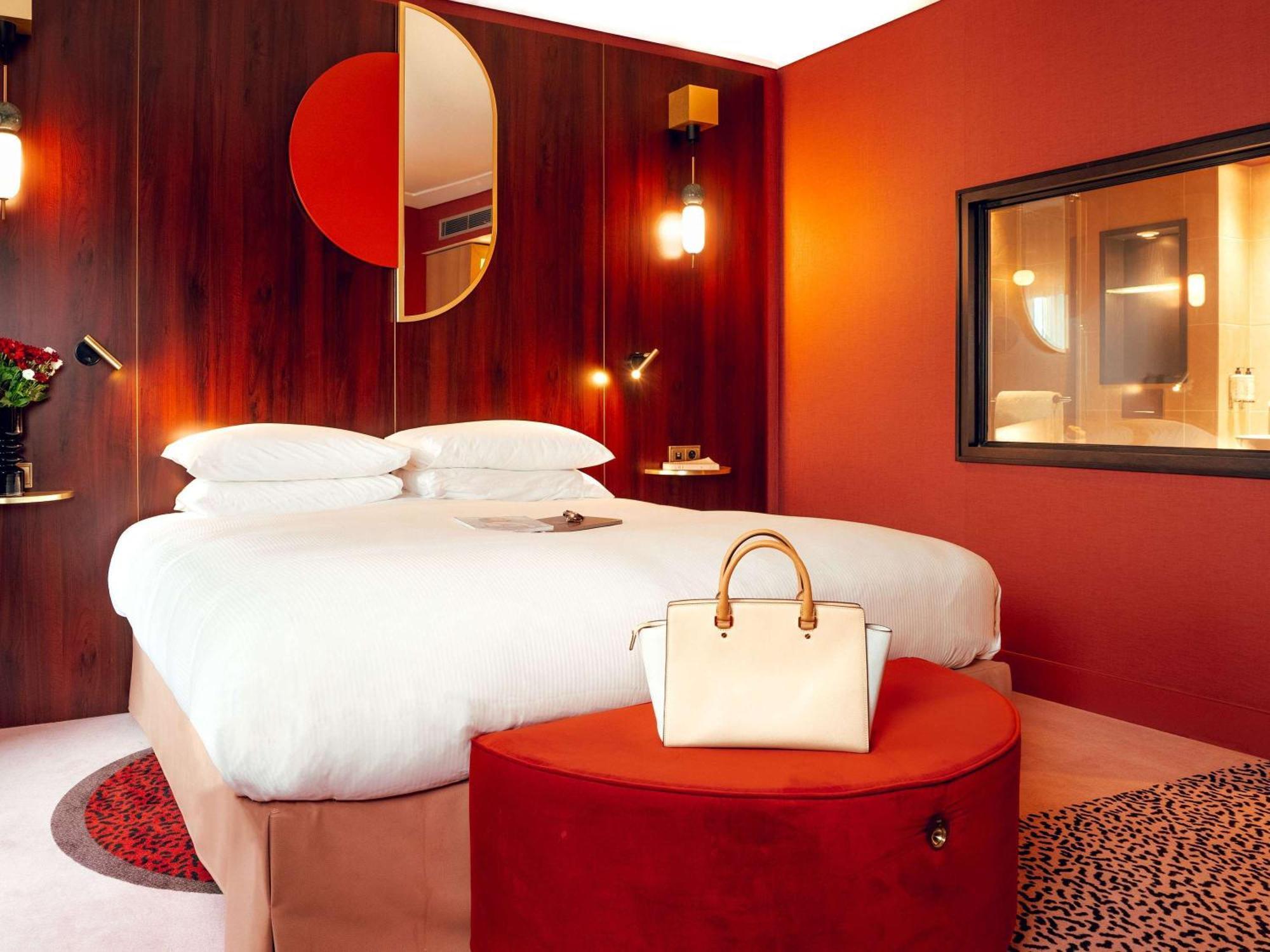 Nest Paris La Defense - Mgallery Puteaux Ngoại thất bức ảnh A room at the Mandarin Oriental Paris