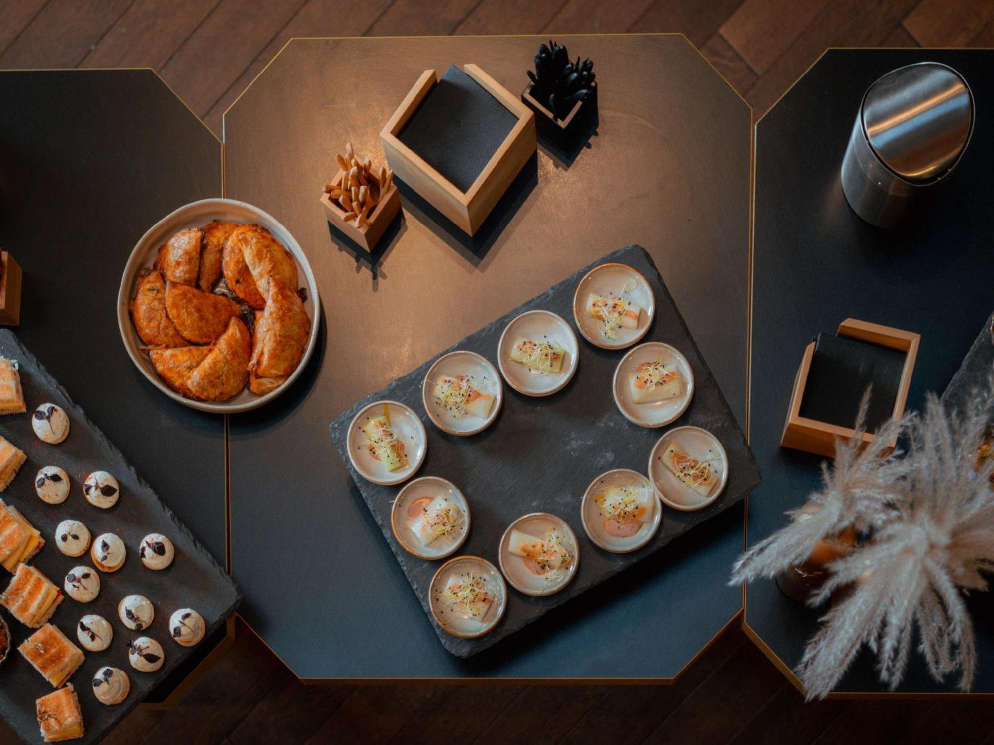 Nest Paris La Defense - Mgallery Puteaux Ngoại thất bức ảnh A selection of dishes at the restaurant