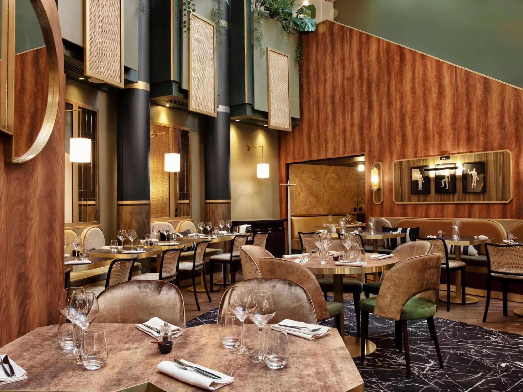 Nest Paris La Defense - Mgallery Puteaux Ngoại thất bức ảnh Restaurant L'Atelier de Joël Robuchon, Paris